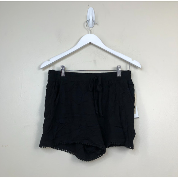 Be Bop Junior's Pull-On Mid-Rise Swingy Casual Pom-Pom Shorts Black M, $24 NWT - Picture 2 of 3